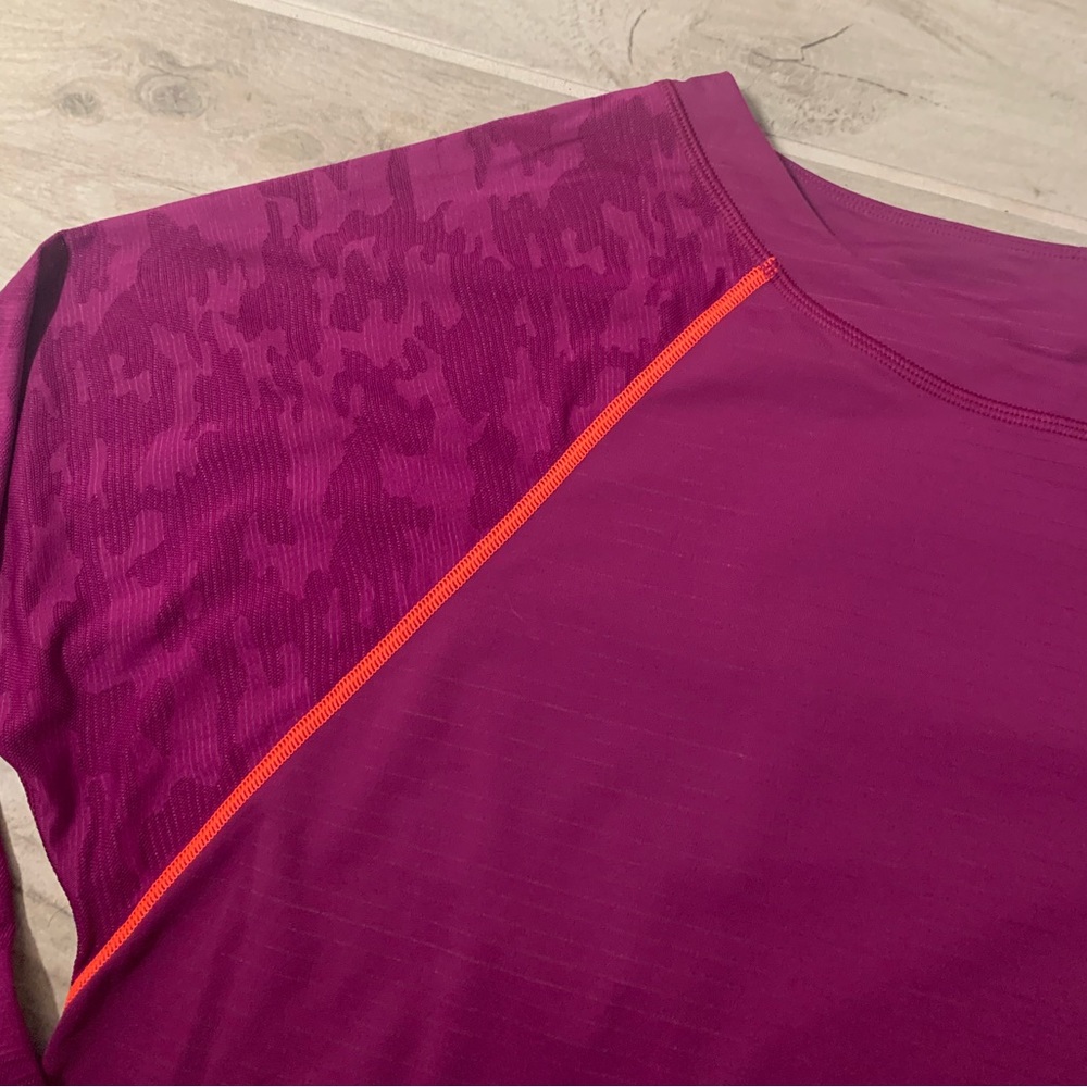 NWOT!! Lululemon Run For Days Long Sleeve - Picture 9 of 11